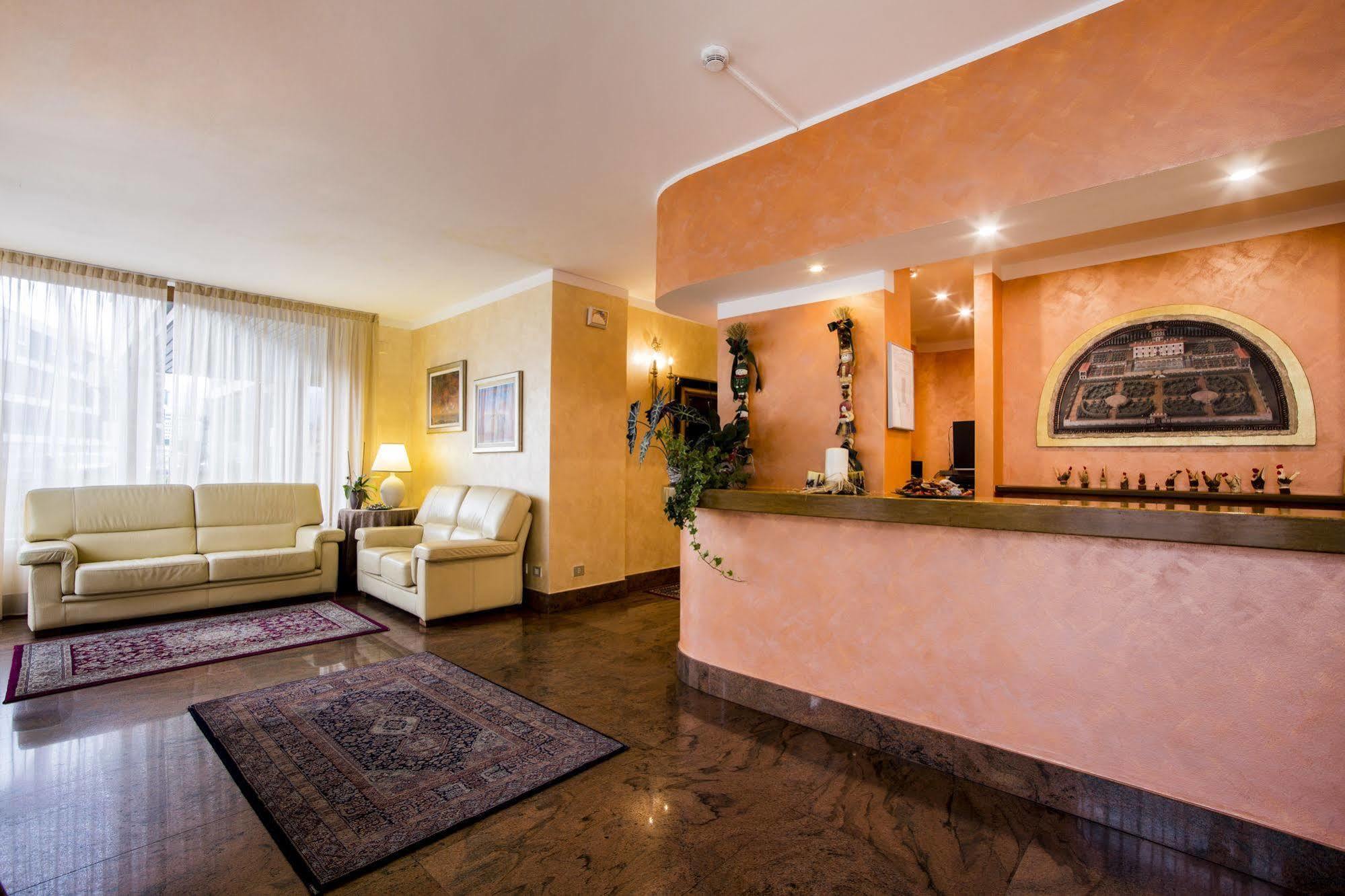 Hotel Le Pageot Aosta Exterior photo